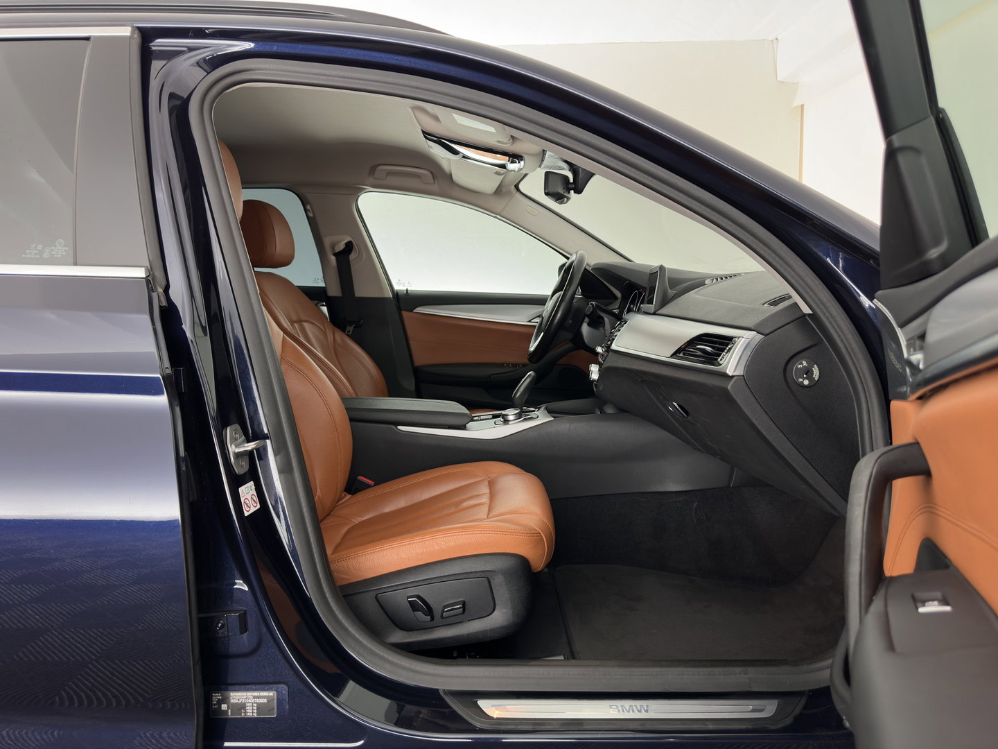 BMW 5 Serie Touring 520d Executive Aut. *LEATHER | FULL-LED | NAVI-FULLMAP | COMFORT-SEATS | PRIVACY-GLASS | ECC | PDC | CRUISE | 17''ALU*