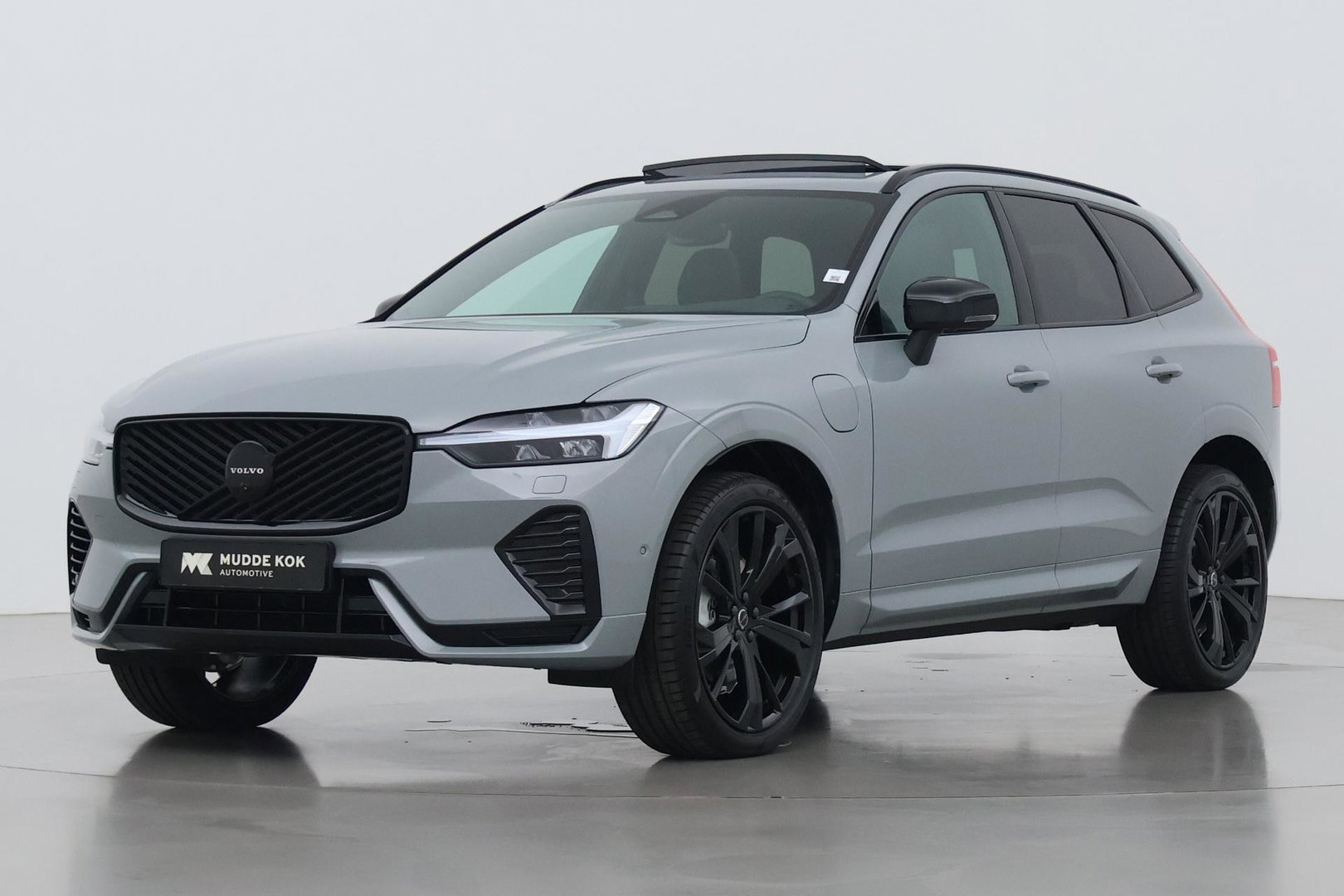 Volvo XC60 T6 Plus Black Edition | Panoramadak | Harman/Kardon | Pilot Assist | Stoel+Stuurverwarming