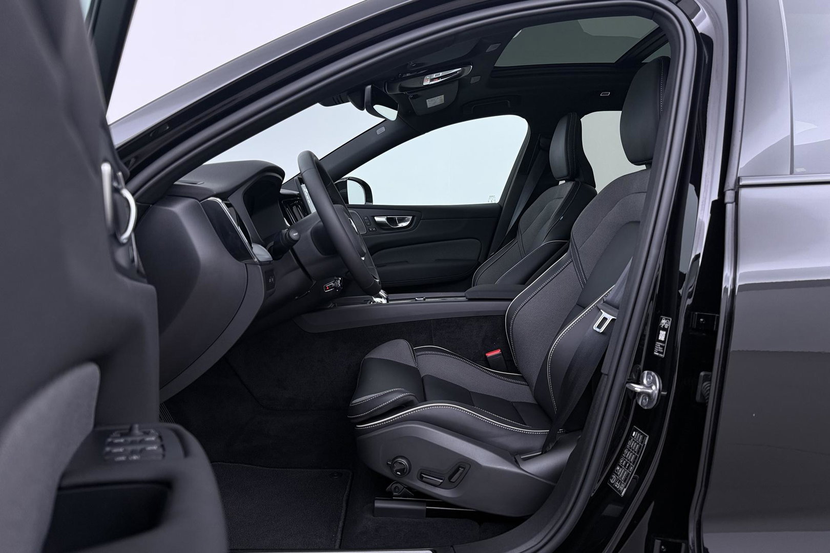 Volvo XC60 T6 Plus Black Edition | Harman/Kardon | Panoramadak | Head-Up | 360-camera