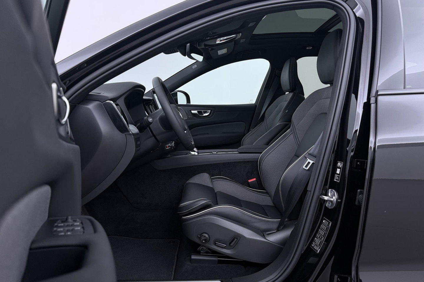 Volvo XC60 T6 Plus Black Edition | Harman/Kardon | Panoramadak | Head-Up | 360-camera