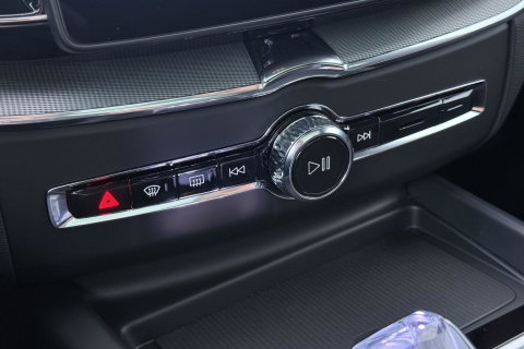 Volvo XC60 T6 Plus Black Edition | Harman/Kardon | Panoramadak | Head-Up | 360-camera