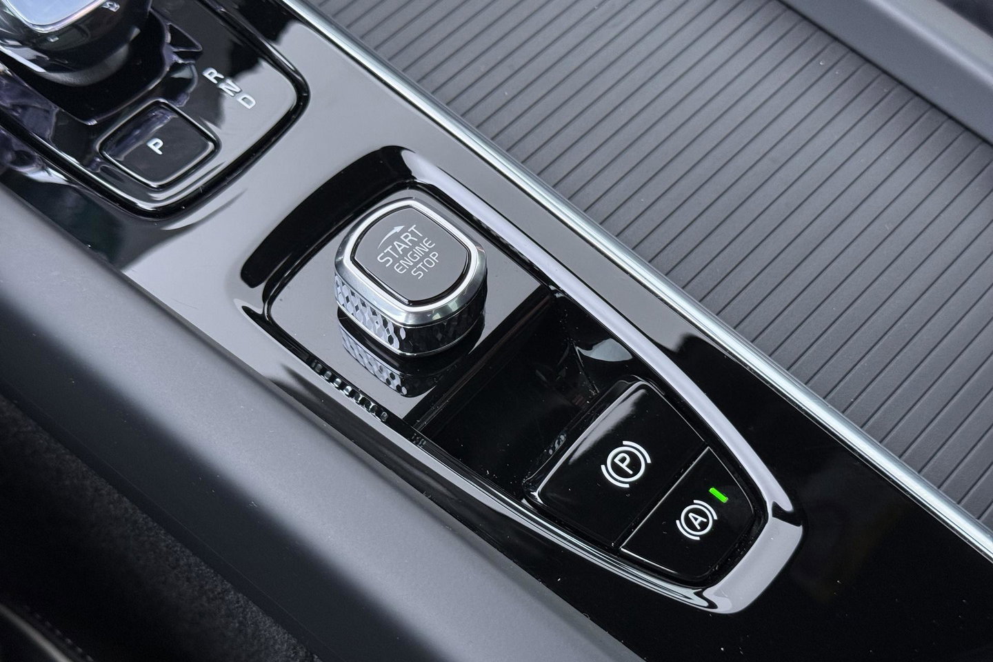 Volvo XC60 T6 Plus Black Edition | Harman/Kardon | Panoramadak | Head-Up | 360-camera