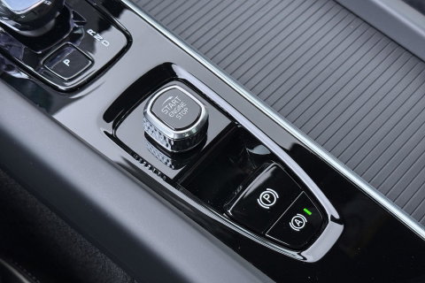 Volvo XC60 T6 Plus Black Edition | Harman/Kardon | Panoramadak | Head-Up | 360-camera
