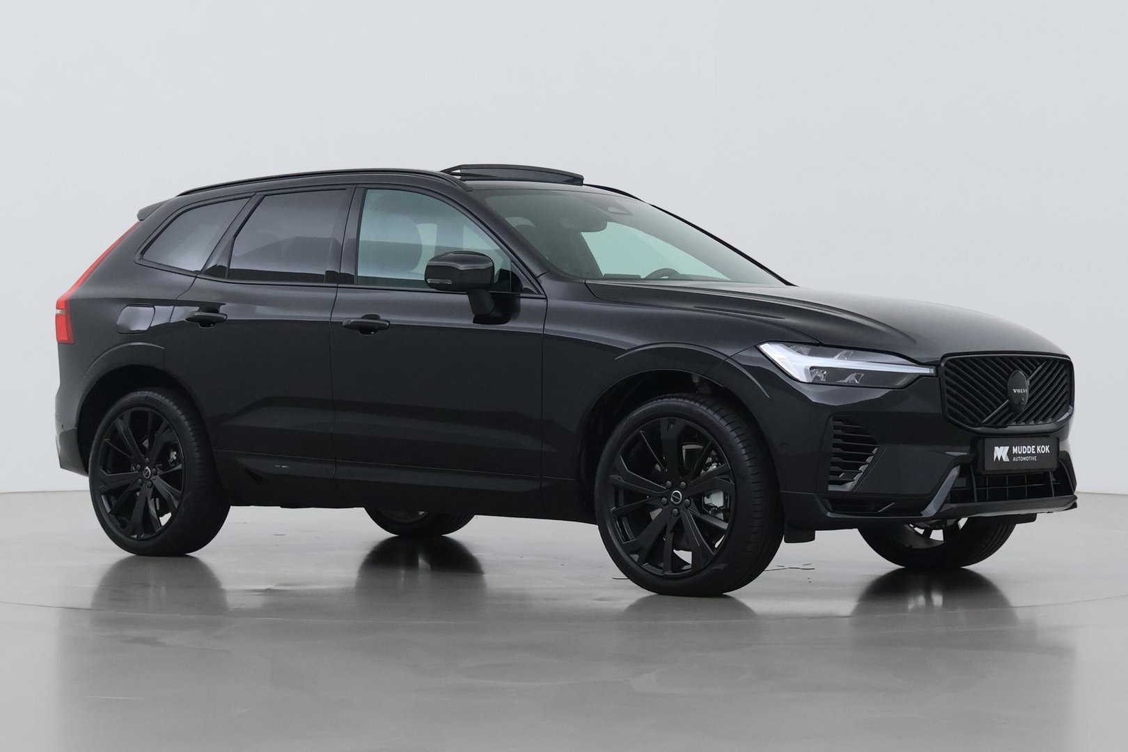 Volvo XC60 T6 Plus Black Edition | Harman/Kardon | Panoramadak | Head-Up | 360-camera