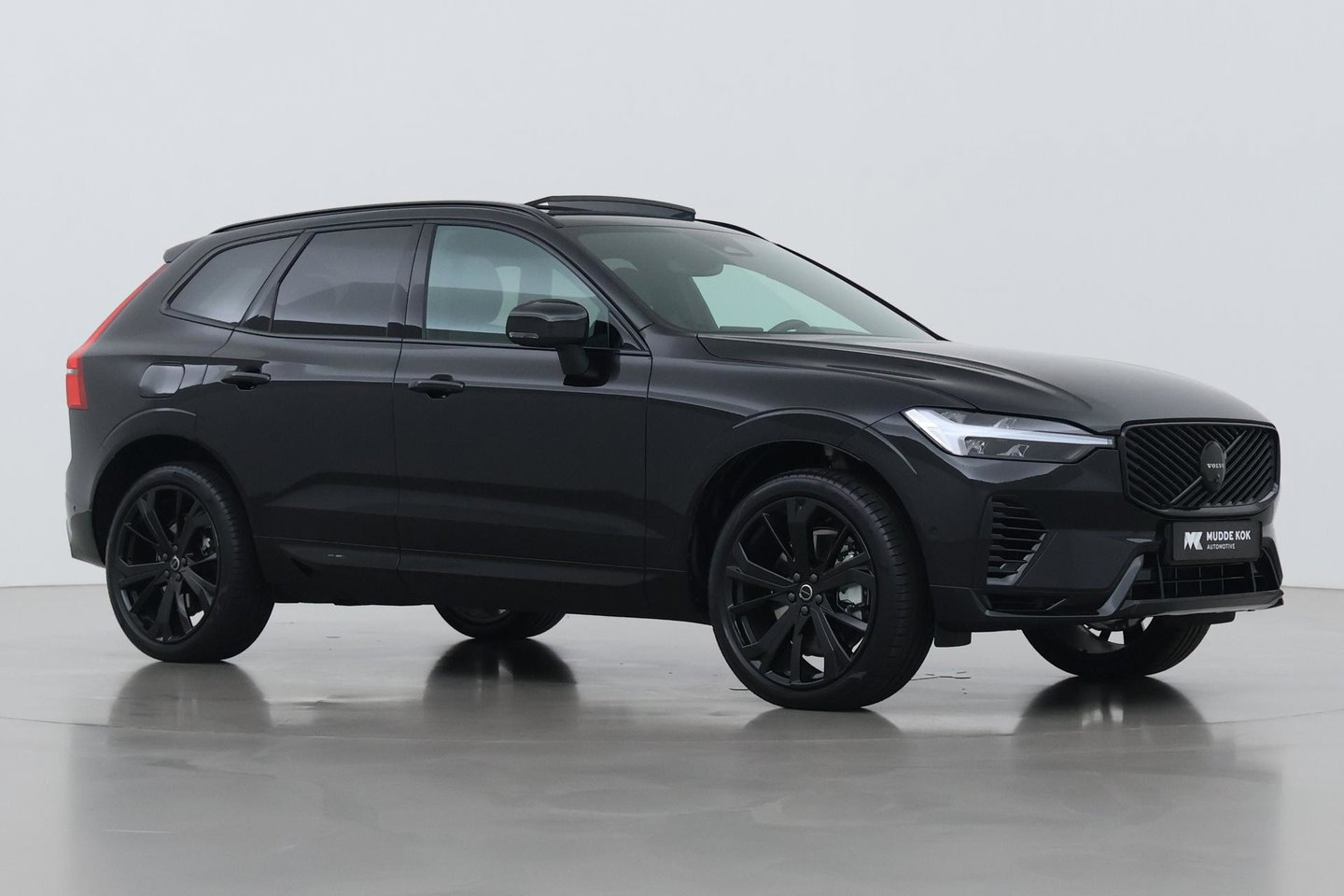 Volvo XC60 T6 Plus Black Edition | Harman/Kardon | Panoramadak | Head-Up | 360-camera