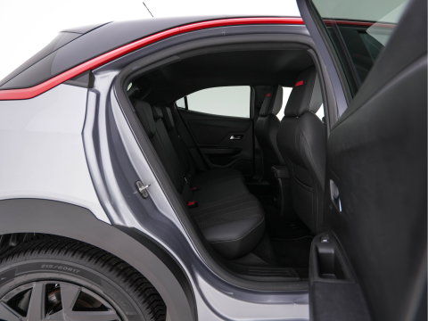 Opel Mokka Electric Level 4 50 kWh [3-Fase-11kW] {SoH-95%} (INCL.BTW) Aut. *HEATPUMP | LEATHER-FABRIC | DIGI-COCKPIT | FULL-LED | CAMERA | COMFORTSEATS | KEYLESS | DAB+ | ECC | CRUISE | 17''ALU*