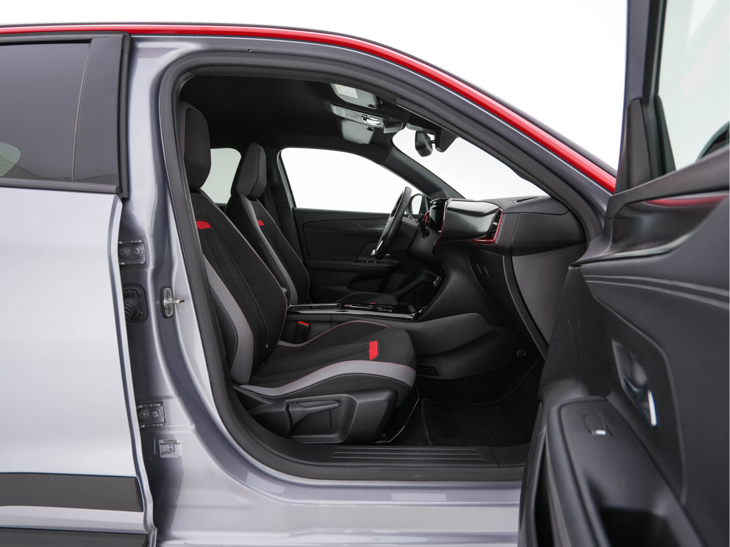 Opel Mokka Electric Level 4 50 kWh [3-Fase-11kW] {SoH-95%} (INCL.BTW) Aut. *HEATPUMP | LEATHER-FABRIC | DIGI-COCKPIT | FULL-LED | CAMERA | COMFORTSEATS | KEYLESS | DAB+ | ECC | CRUISE | 17''ALU*