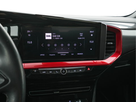 Opel Mokka Electric Level 4 50 kWh [3-Fase-11kW] {SoH-95%} (INCL.BTW) Aut. *HEATPUMP | LEATHER-FABRIC | DIGI-COCKPIT | FULL-LED | CAMERA | COMFORTSEATS | KEYLESS | DAB+ | ECC | CRUISE | 17''ALU*