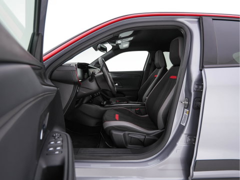 Opel Mokka Electric Level 4 50 kWh [3-Fase-11kW] {SoH-95%} (INCL.BTW) Aut. *HEATPUMP | LEATHER-FABRIC | DIGI-COCKPIT | FULL-LED | CAMERA | COMFORTSEATS | KEYLESS | DAB+ | ECC | CRUISE | 17''ALU*