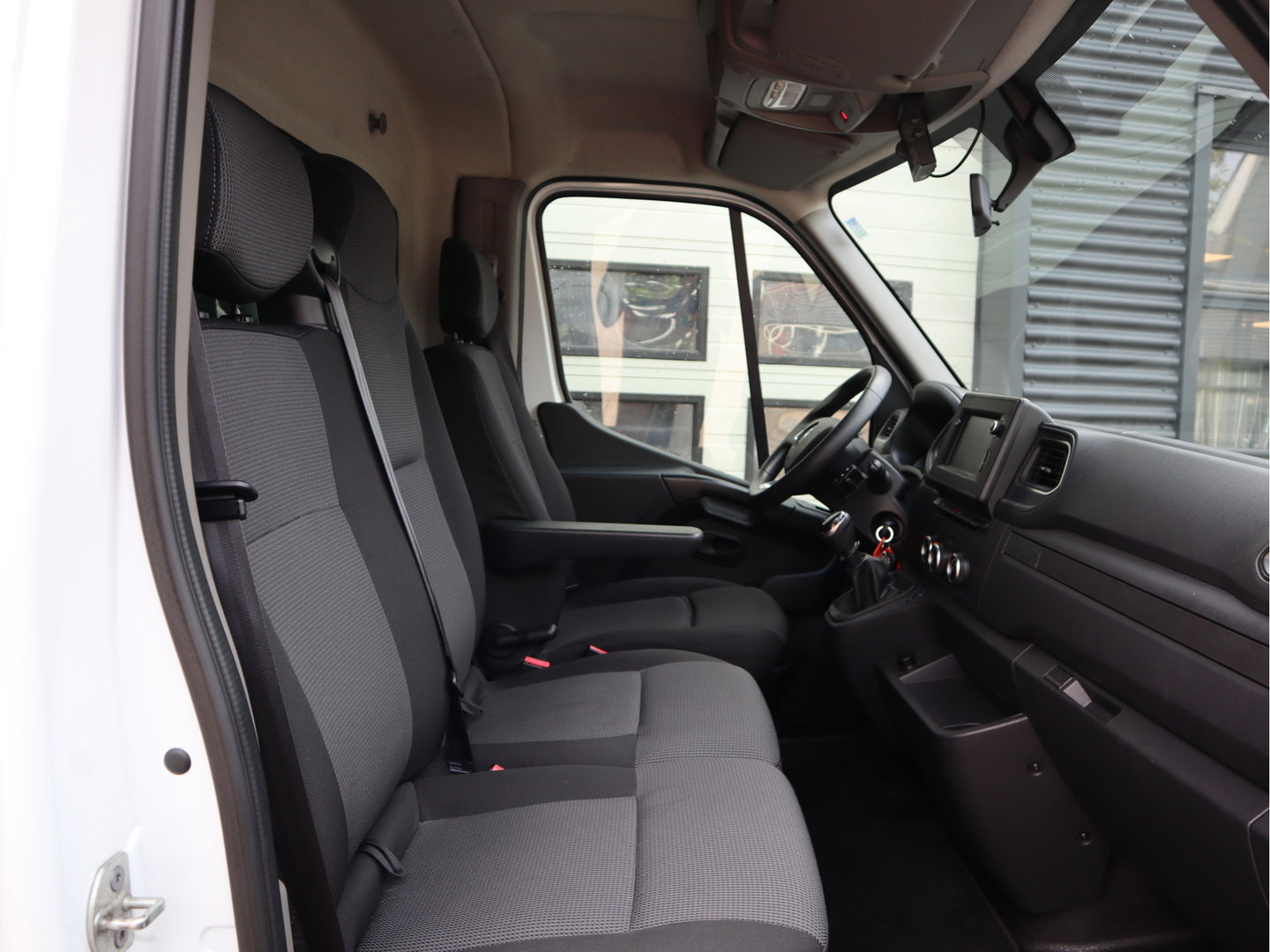 Renault Master T35 2.3 dCi 146pk Euro 6 Bakwagen - Laadklep - Cruise - Camera