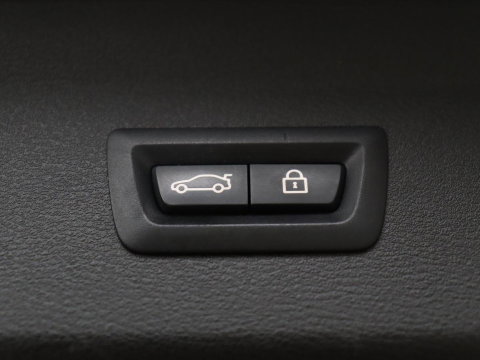 BMW X1 sDrive18i High Executive M-sport | Head-up | Half Leder | Adaptive cruise | Full LED | Climate control | Stoelverwarming | Navigatie | Park assist | Camera |