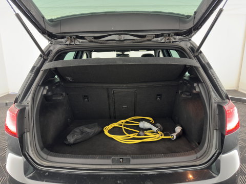 Volkswagen Golf 1.4 TSI GTE (Plug-in) (INCL.BTW) *PANO | FULL-LED | NAVI-FULLMAP | SPORT-SEATS | PRIVACY-GLASS | AMBIENT-LIGHT | SHIFT-PADDLES | ECC | PDC | CRUISE | 17''ALU*
