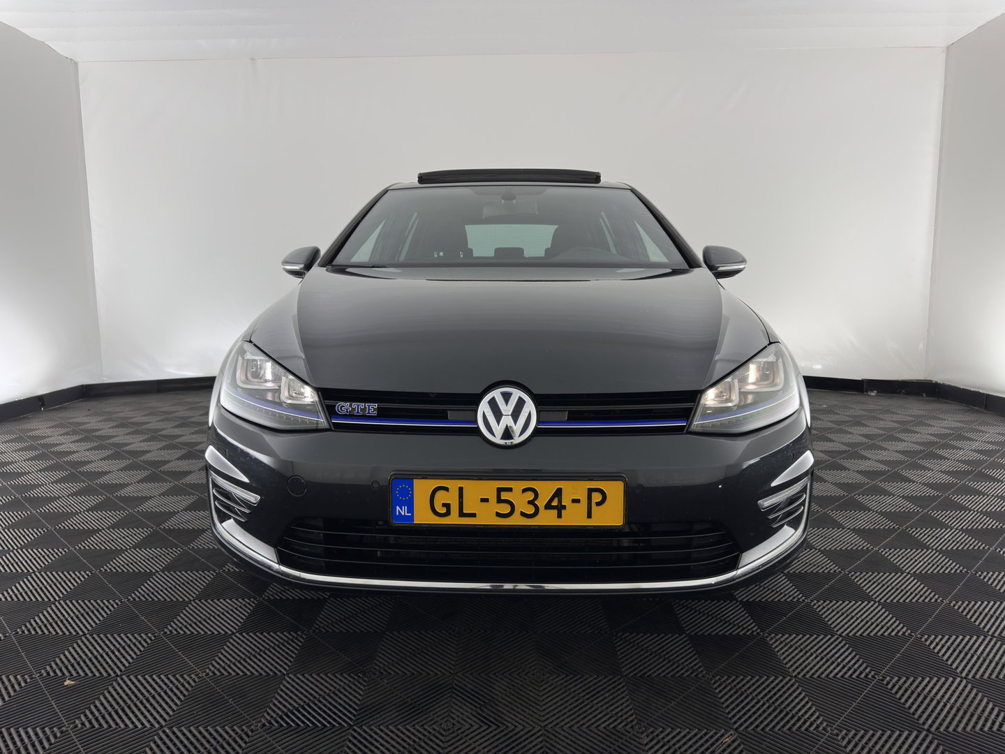 Volkswagen Golf 1.4 TSI GTE (Plug-in) (INCL.BTW) *PANO | FULL-LED | NAVI-FULLMAP | SPORT-SEATS | PRIVACY-GLASS | AMBIENT-LIGHT | SHIFT-PADDLES | ECC | PDC | CRUISE | 17''ALU*