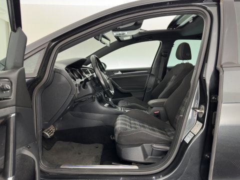 Volkswagen Golf 1.4 TSI GTE (Plug-in) (INCL.BTW) *PANO | FULL-LED | NAVI-FULLMAP | SPORT-SEATS | PRIVACY-GLASS | AMBIENT-LIGHT | SHIFT-PADDLES | ECC | PDC | CRUISE | 17''ALU*