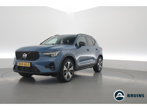 Volvo XC40 1.5 T5 Plug-in hybrid Plus Dark | Leer | ACC | Blis (dodehoek) | Harman & Kardon | Stoel + stuurverw. | verw. voorruit |
