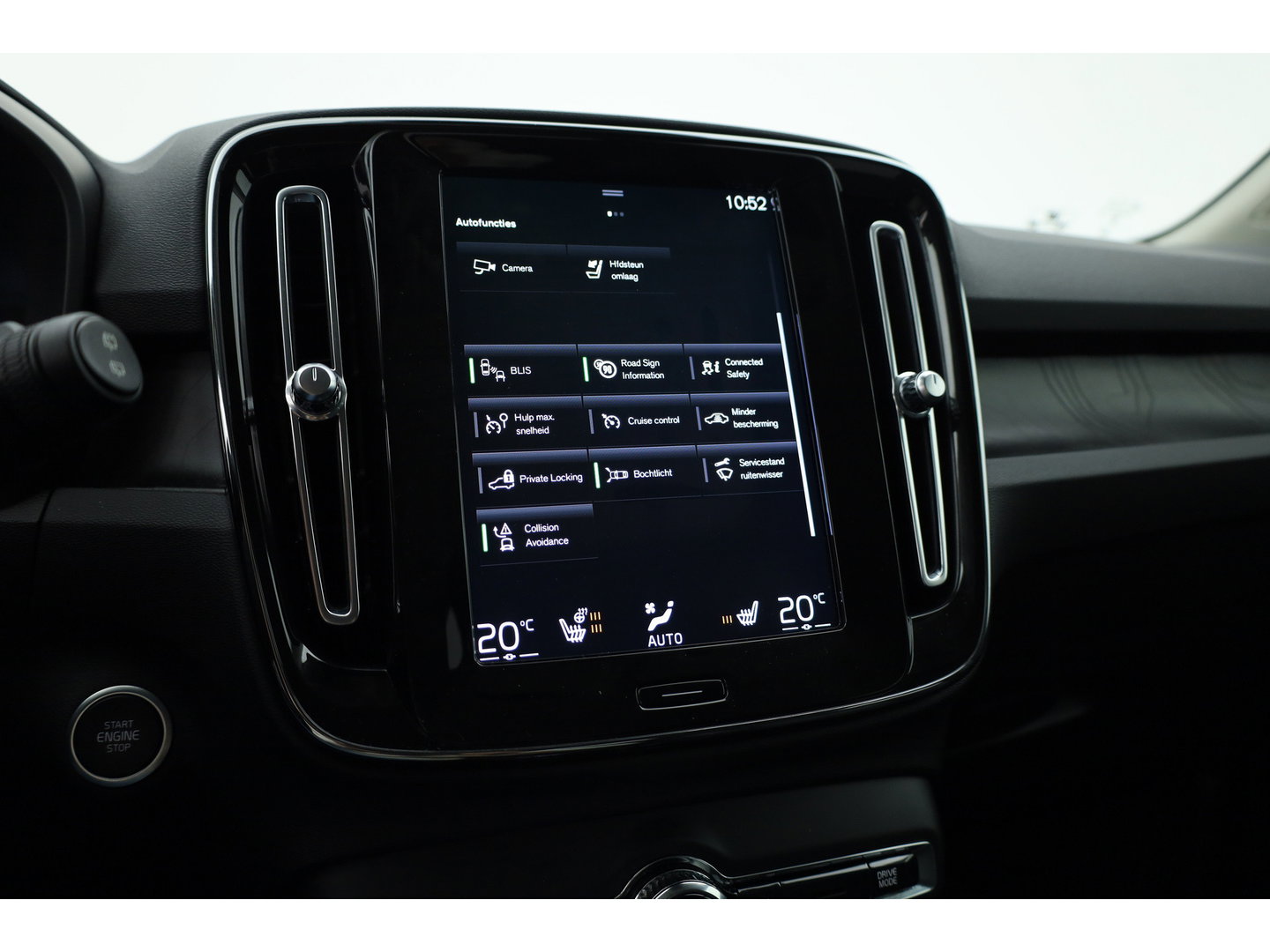 Volvo XC40 1.5 T5 Plug-in hybrid Plus Dark | Leer | ACC | Blis (dodehoek) | Harman & Kardon | Stoel + stuurverw. | verw. voorruit |