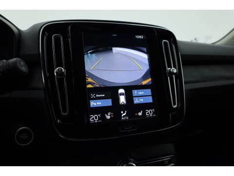 Volvo XC40 1.5 T5 Plug-in hybrid Plus Dark | Leer | ACC | Blis (dodehoek) | Harman & Kardon | Stoel + stuurverw. | verw. voorruit |