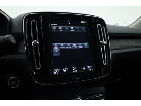 Volvo XC40 1.5 T5 Plug-in hybrid Plus Dark | Leer | ACC | Blis (dodehoek) | Harman & Kardon | Stoel + stuurverw. | verw. voorruit |