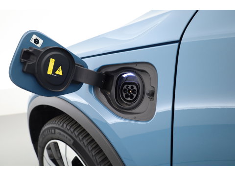 Volvo XC40 1.5 T5 Plug-in hybrid Plus Dark | Leer | ACC | Blis (dodehoek) | Harman & Kardon | Stoel + stuurverw. | verw. voorruit |