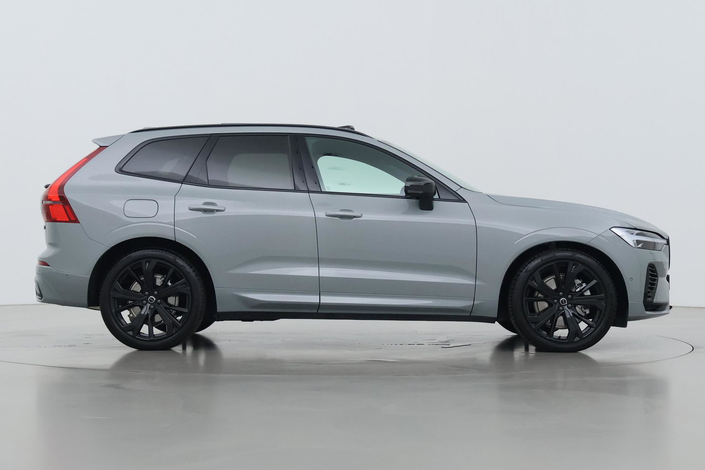 Volvo XC60 T6 Ultra Black Edition | Luchtvering | Bowers & Wilkins | Panoramadak | Head-UP | Stoelventilatie