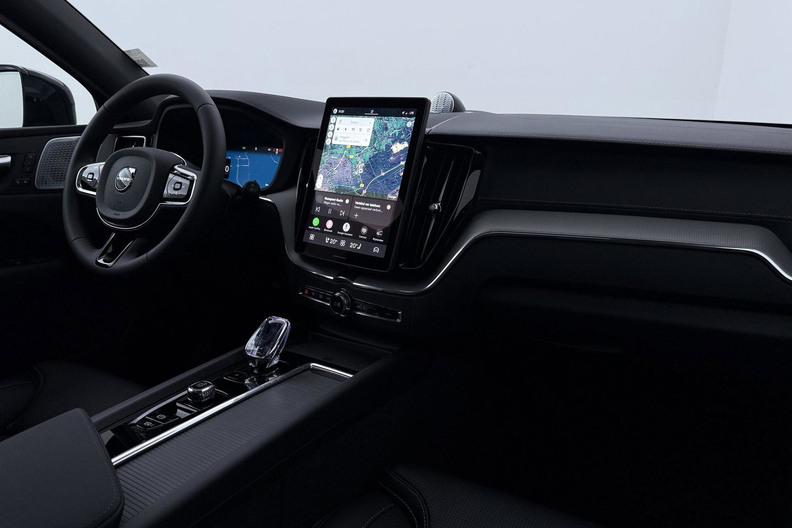 Volvo XC60 T6 Ultra Black Edition | Luchtvering | Bowers & Wilkins | Panoramadak | Head-UP | Stoelventilatie
