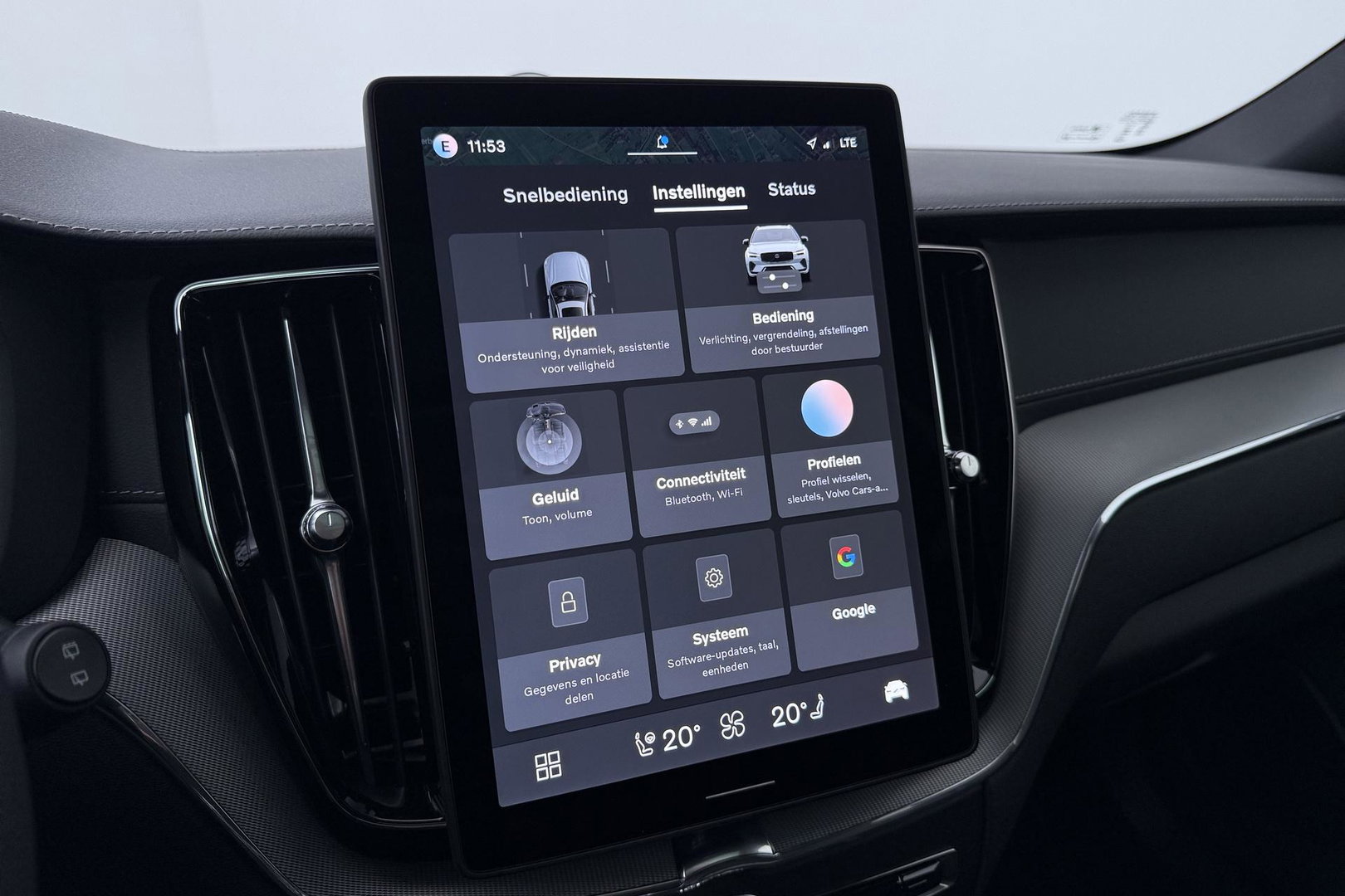 Volvo XC60 T6 Ultra Black Edition | Luchtvering | Bowers & Wilkins | Panoramadak | Head-UP | Stoelventilatie