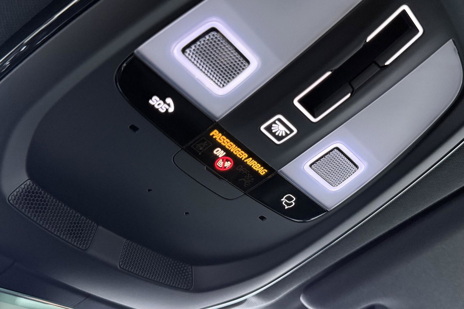 Volvo XC60 T6 Ultra Black Edition | Luchtvering | Bowers & Wilkins | Panoramadak | Head-UP | Stoelventilatie