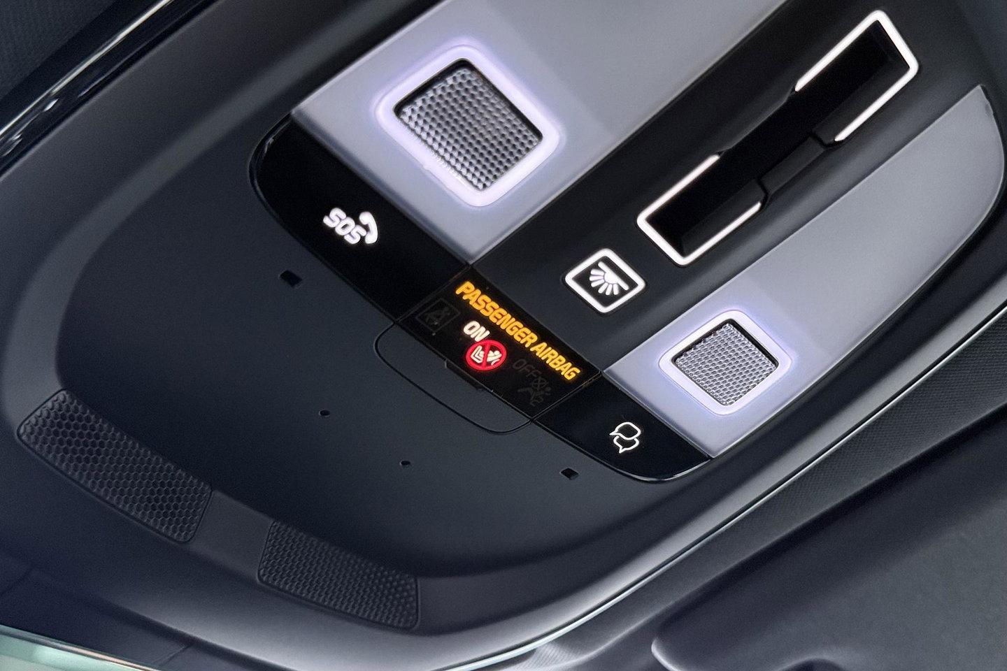 Volvo XC60 T6 Ultra Black Edition | Luchtvering | Bowers & Wilkins | Panoramadak | Head-UP | Stoelventilatie