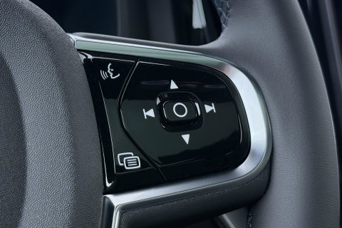 Volvo XC60 T6 Ultra Black Edition | Luchtvering | Bowers & Wilkins | Panoramadak | Head-UP | Stoelventilatie
