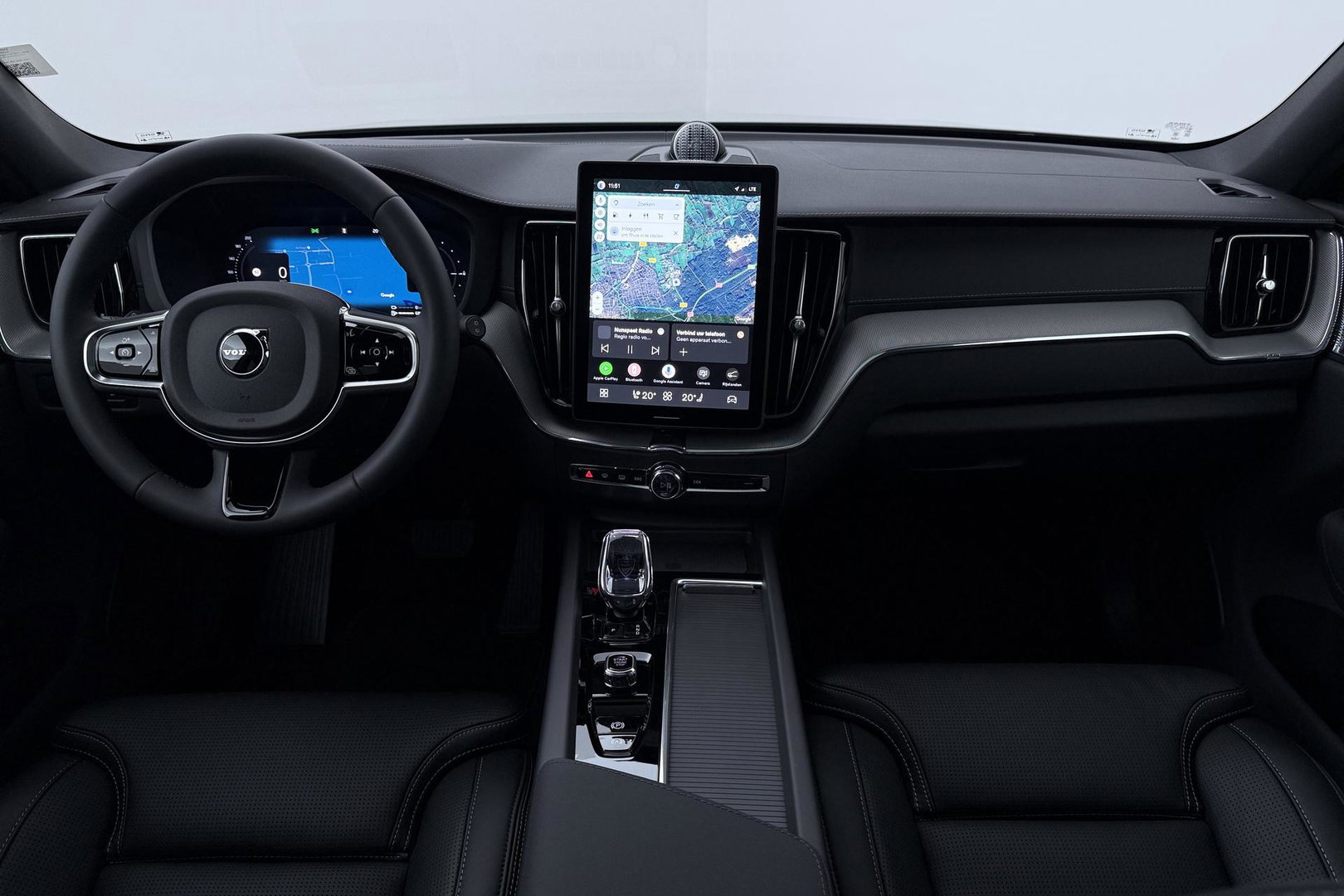 Volvo XC60 T6 Ultra Black Edition | Luchtvering | Bowers & Wilkins | Panoramadak | Head-UP | Stoelventilatie