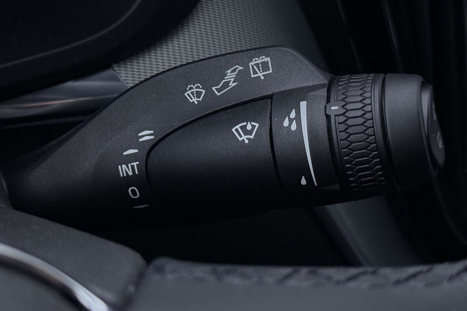 Volvo XC60 T6 Ultra Black Edition | Luchtvering | Bowers & Wilkins | Panoramadak | Head-UP | Stoelventilatie