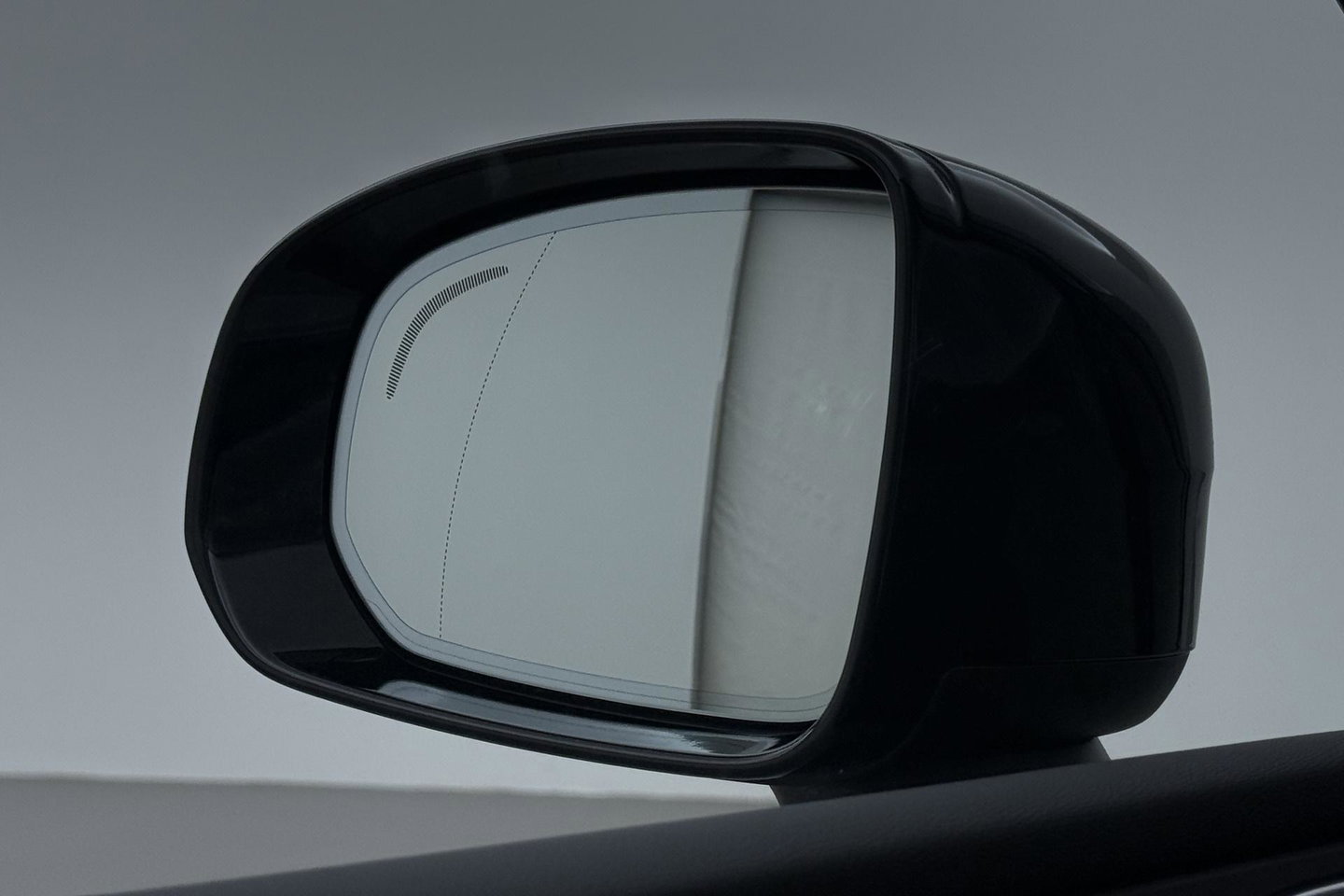 Volvo XC60 T6 Ultra Black Edition | Luchtvering | Bowers & Wilkins | Panoramadak | Head-UP | Stoelventilatie