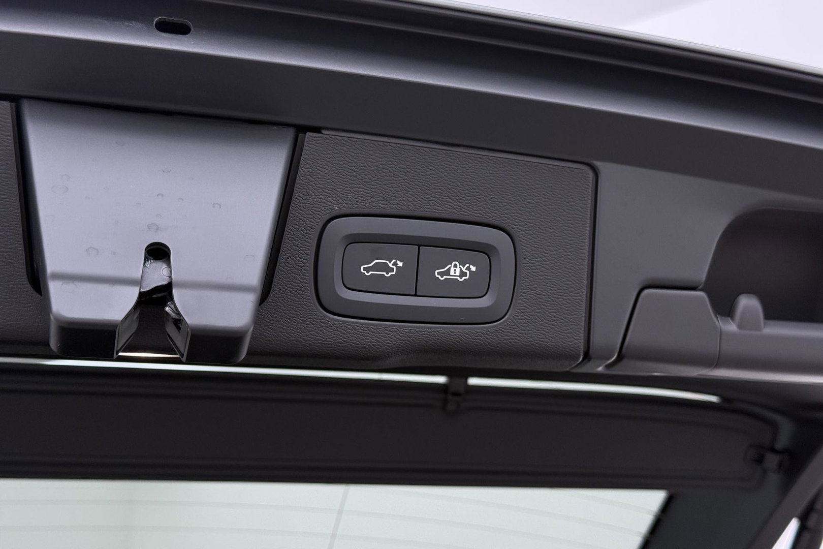 Volvo XC60 T6 Ultra Black Edition | Luchtvering | Bowers & Wilkins | Panoramadak | Head-UP | Stoelventilatie