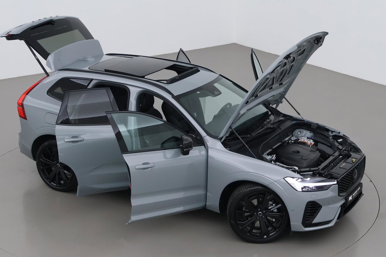 Volvo XC60 T6 Ultra Black Edition | Luchtvering | Bowers & Wilkins | Panoramadak | Head-UP | Stoelventilatie
