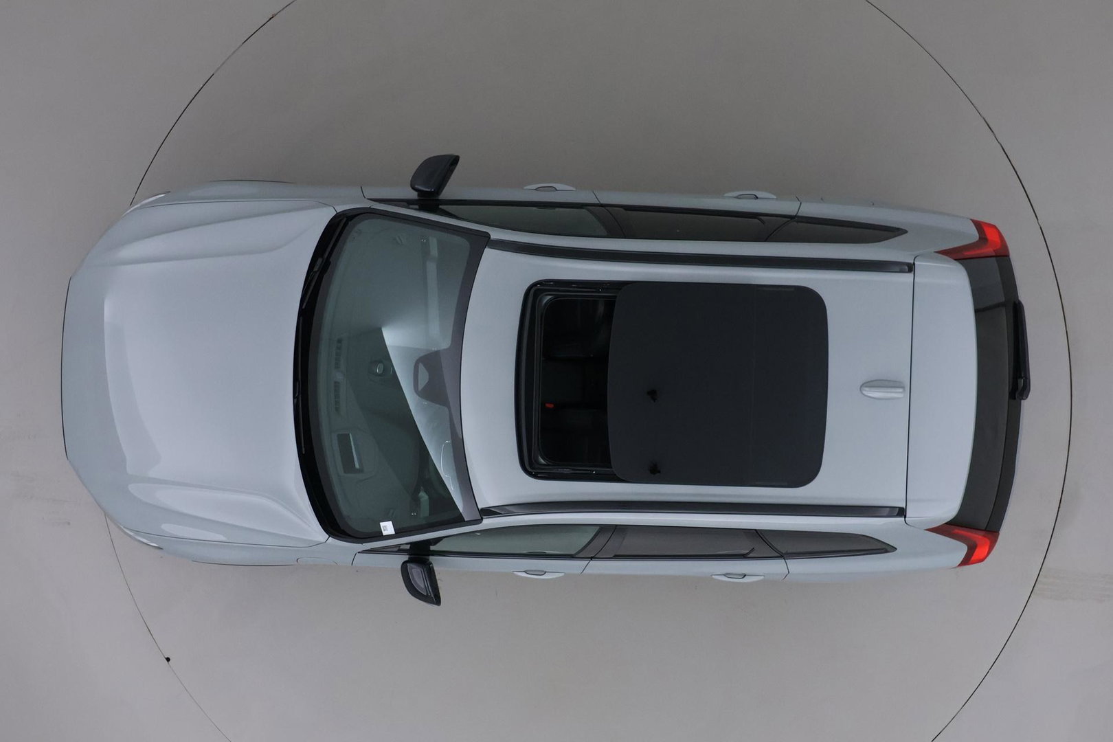 Volvo XC60 T6 Ultra Black Edition | Luchtvering | Bowers & Wilkins | Panoramadak | Head-UP | Stoelventilatie