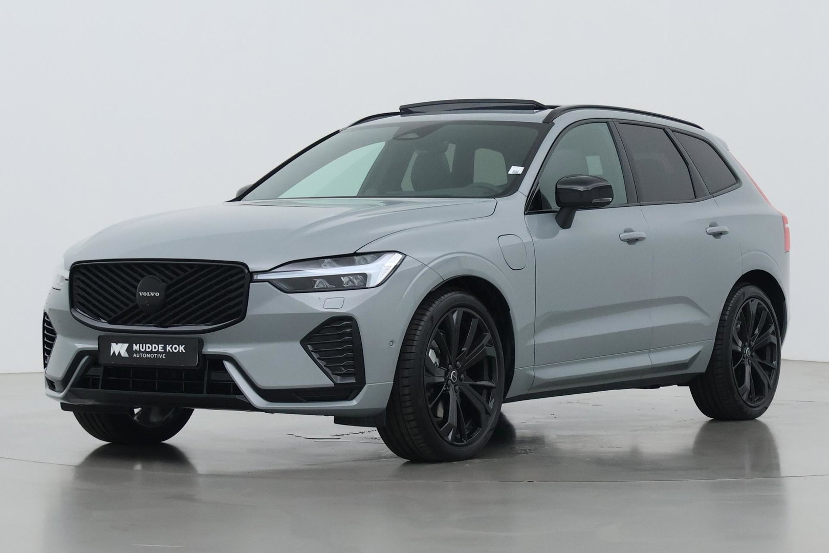 Volvo XC60 T6 Ultra Black Edition | Luchtvering | Bowers & Wilkins | Panoramadak | Head-UP | Stoelventilatie