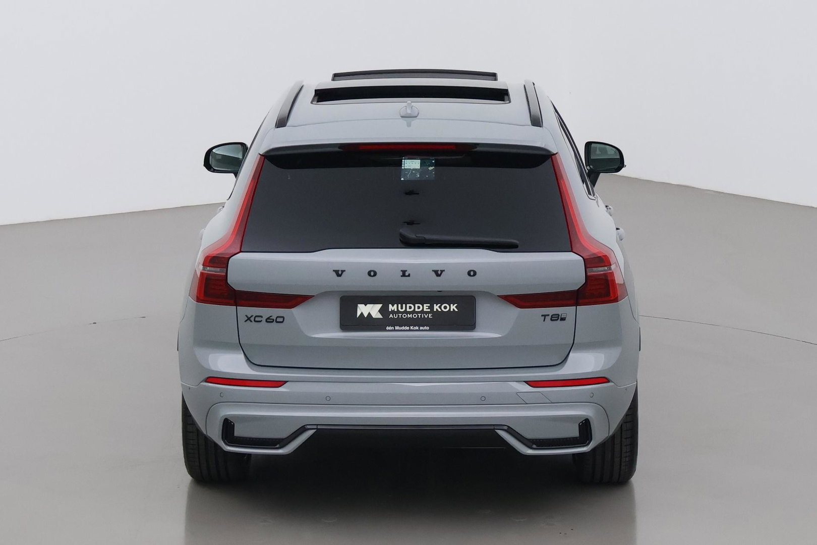 Volvo XC60 T6 Ultra Black Edition | Luchtvering | Bowers & Wilkins | Panoramadak | Head-UP | Stoelventilatie