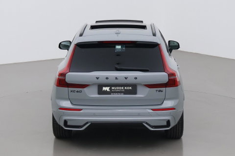 Volvo XC60 T6 Ultra Black Edition | Luchtvering | Bowers & Wilkins | Panoramadak | Head-UP | Stoelventilatie