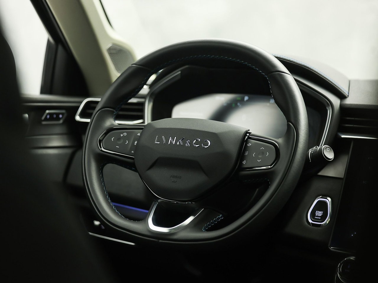 Lynk & Co 01