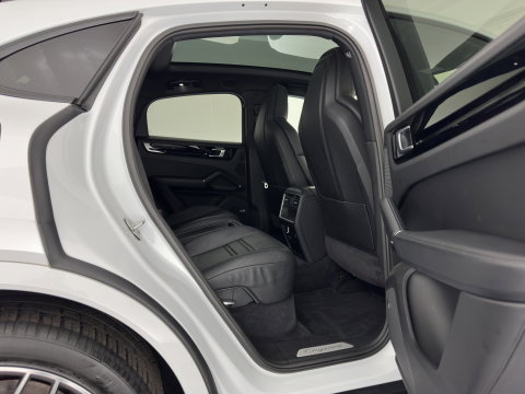 Porsche Cayenne Coupé 3.0 E-Hybrid (Plug-in) Aut. *PANO | HEAD-UP | SPORT-CHRONO | LEATHER | FULL-LED | TOP-VIEW | AIR-SUSPENSION | BOSE-SOUND | HEATED-COMFORTSEATS | NAVI-FULLMAP | PRIVACY-GLASS | SHIFT-PADDLES | ECC | PDC | 21''ALU*