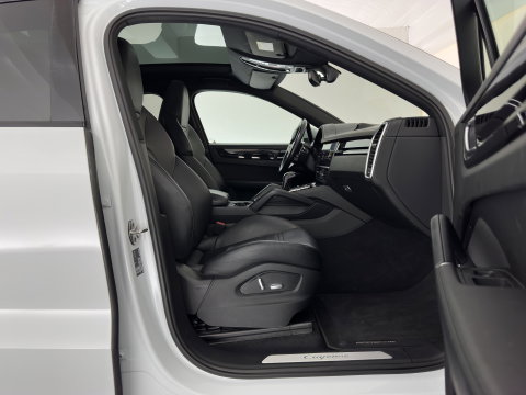 Porsche Cayenne Coupé 3.0 E-Hybrid (Plug-in) Aut. *PANO | HEAD-UP | SPORT-CHRONO | LEATHER | FULL-LED | TOP-VIEW | AIR-SUSPENSION | BOSE-SOUND | HEATED-COMFORTSEATS | NAVI-FULLMAP | PRIVACY-GLASS | SHIFT-PADDLES | ECC | PDC | 21''ALU*