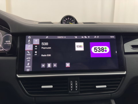 Porsche Cayenne Coupé 3.0 E-Hybrid (Plug-in) Aut. *PANO | HEAD-UP | SPORT-CHRONO | LEATHER | FULL-LED | TOP-VIEW | AIR-SUSPENSION | BOSE-SOUND | HEATED-COMFORTSEATS | NAVI-FULLMAP | PRIVACY-GLASS | SHIFT-PADDLES | ECC | PDC | 21''ALU*