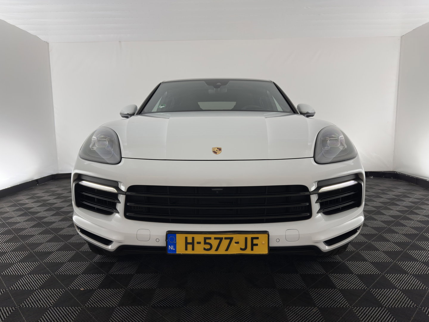 Porsche Cayenne Coupé 3.0 E-Hybrid (Plug-in) Aut. *PANO | HEAD-UP | SPORT-CHRONO | LEATHER | FULL-LED | TOP-VIEW | AIR-SUSPENSION | BOSE-SOUND | HEATED-COMFORTSEATS | NAVI-FULLMAP | PRIVACY-GLASS | SHIFT-PADDLES | ECC | PDC | 21''ALU*
