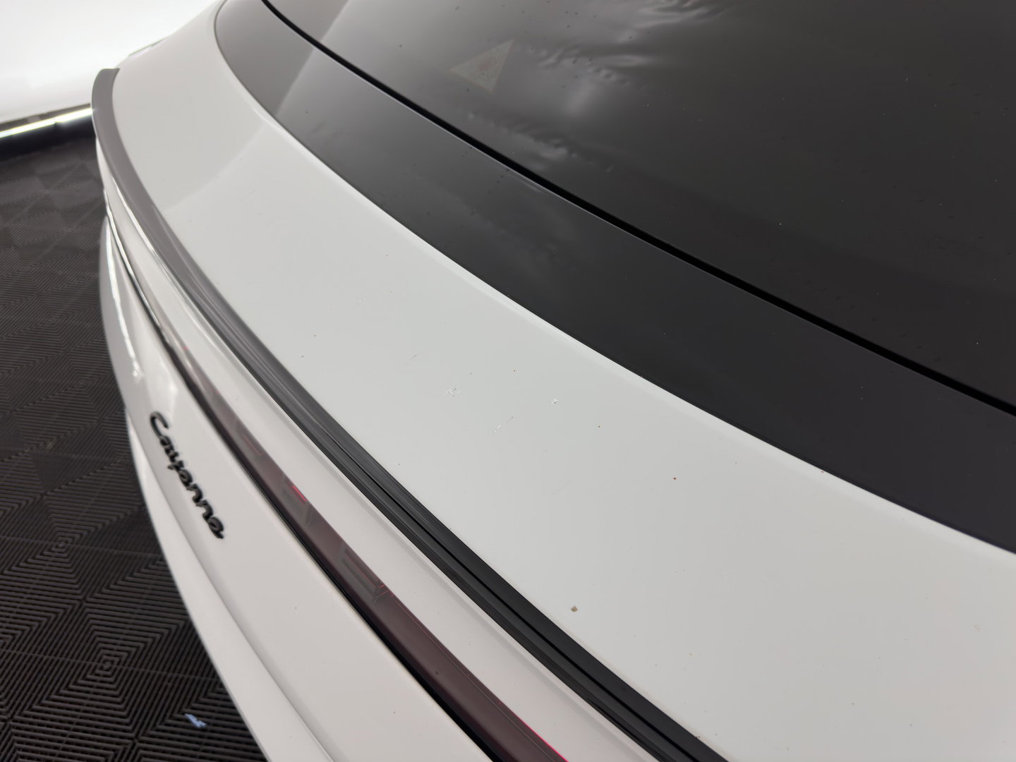 Porsche Cayenne Coupé 3.0 E-Hybrid (Plug-in) Aut. *PANO | HEAD-UP | SPORT-CHRONO | LEATHER | FULL-LED | TOP-VIEW | AIR-SUSPENSION | BOSE-SOUND | HEATED-COMFORTSEATS | NAVI-FULLMAP | PRIVACY-GLASS | SHIFT-PADDLES | ECC | PDC | 21''ALU*