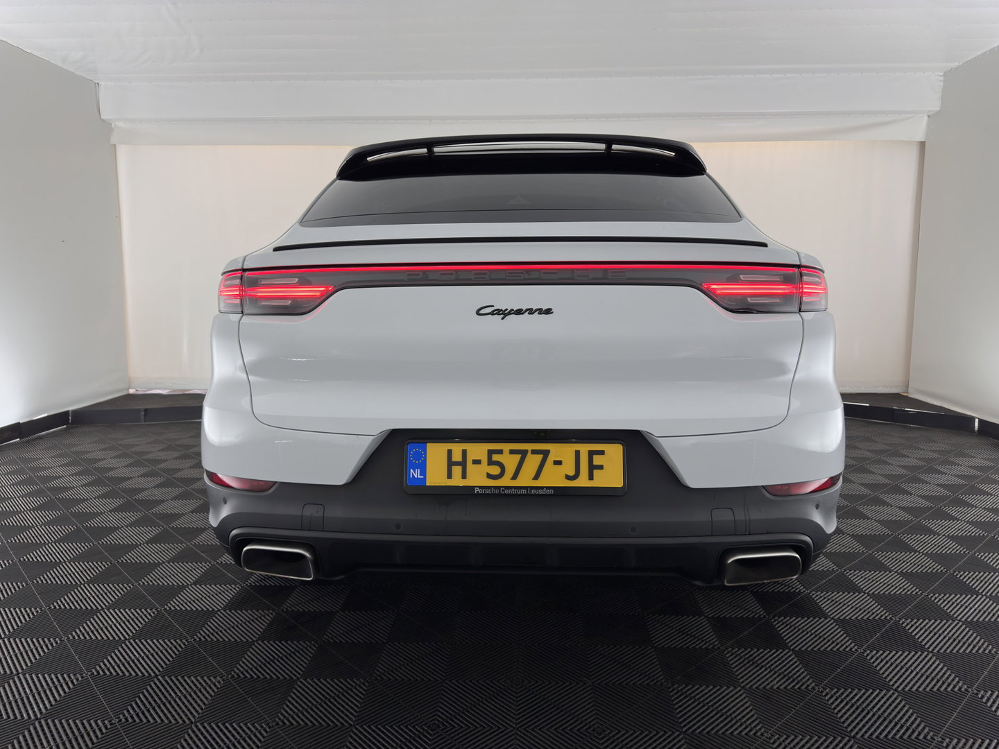 Porsche Cayenne Coupé 3.0 E-Hybrid (Plug-in) Aut. *PANO | HEAD-UP | SPORT-CHRONO | LEATHER | FULL-LED | TOP-VIEW | AIR-SUSPENSION | BOSE-SOUND | HEATED-COMFORTSEATS | NAVI-FULLMAP | PRIVACY-GLASS | SHIFT-PADDLES | ECC | PDC | 21''ALU*