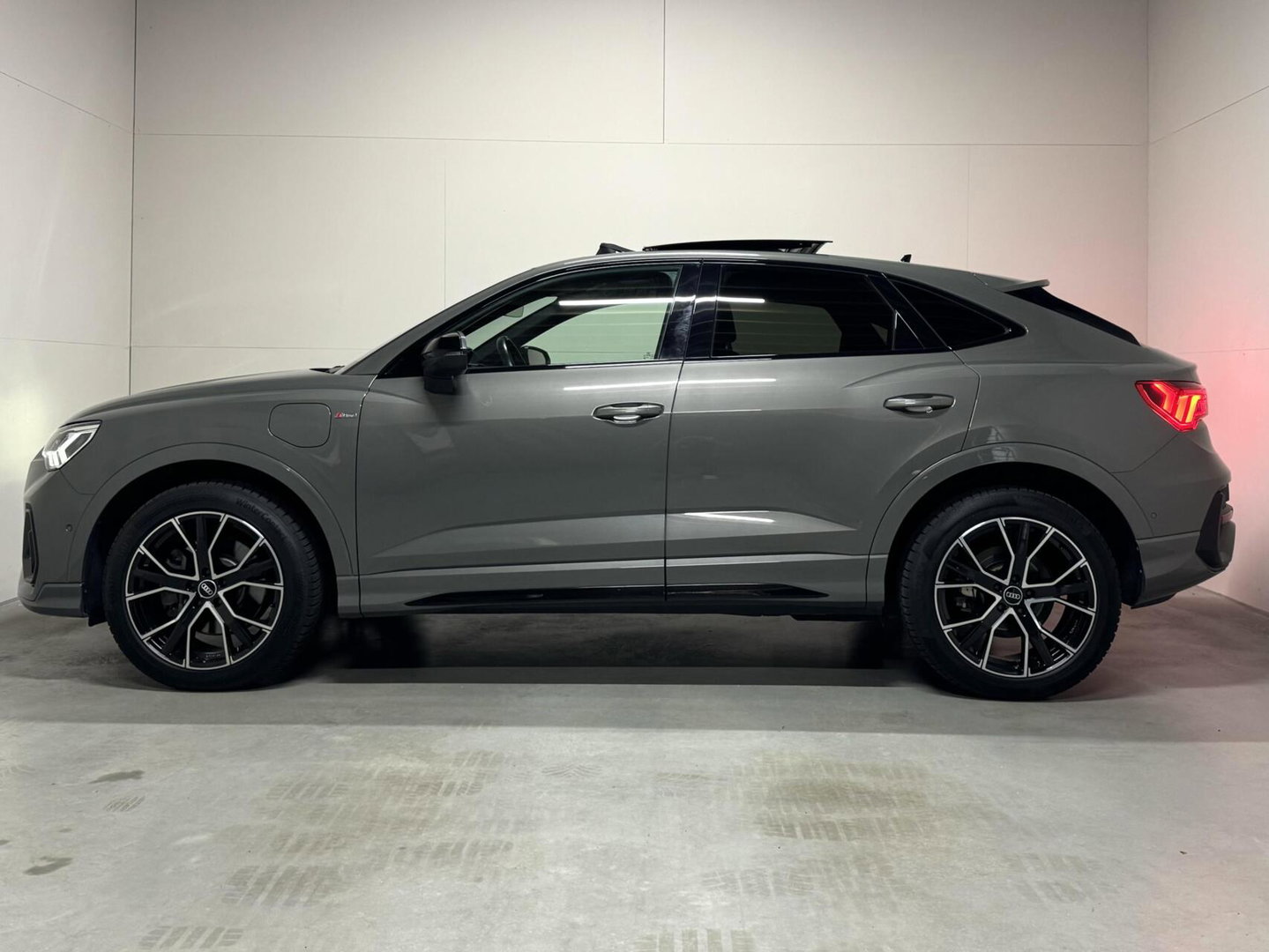 Audi Q3 Sportback 45 TFSIe S-line Pano Leer Carplay NAP
