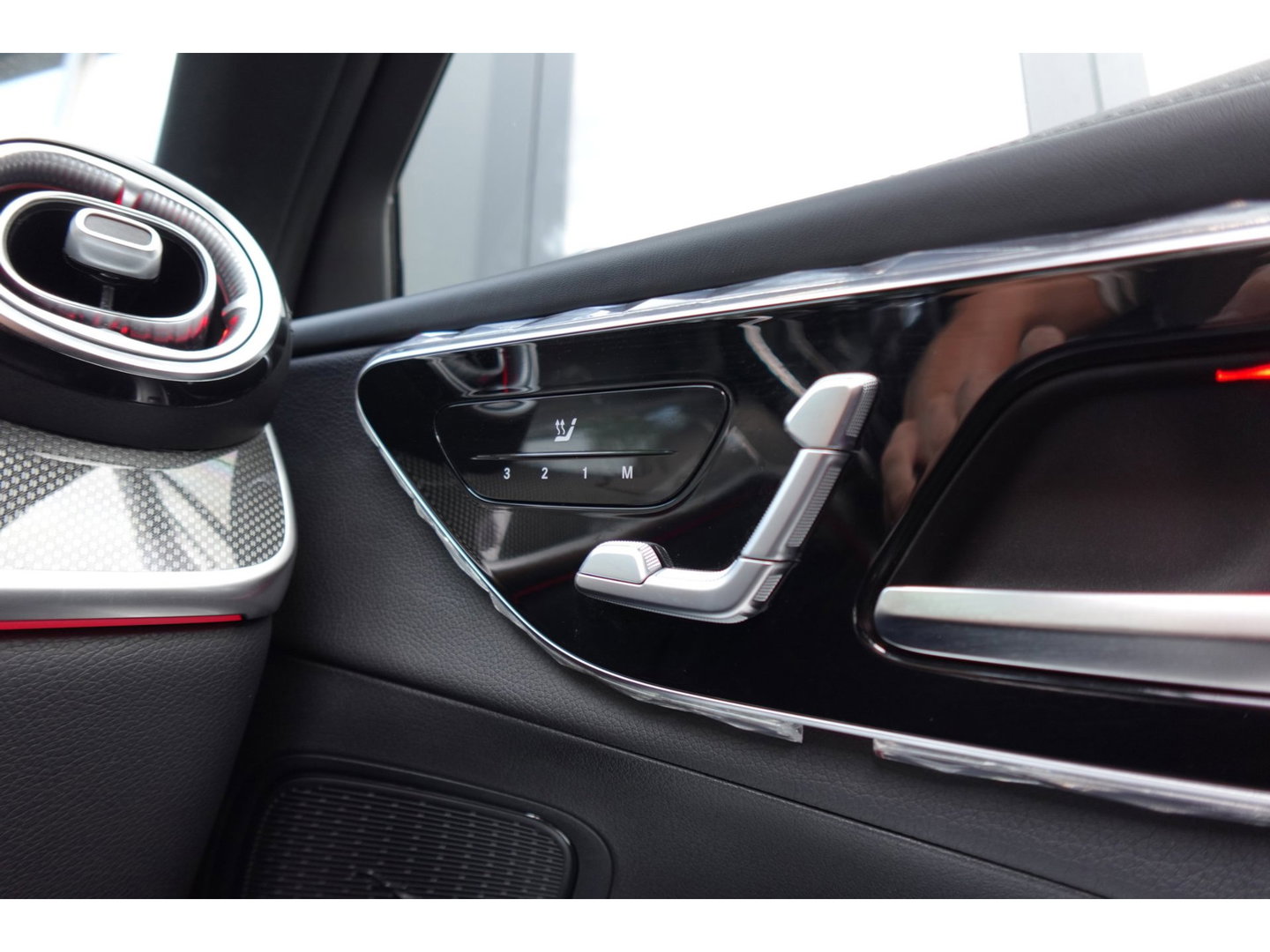 Mercedes-Benz GLC GLC 300e 4MATIC AMG Line PANO 360CAM BURMESTER