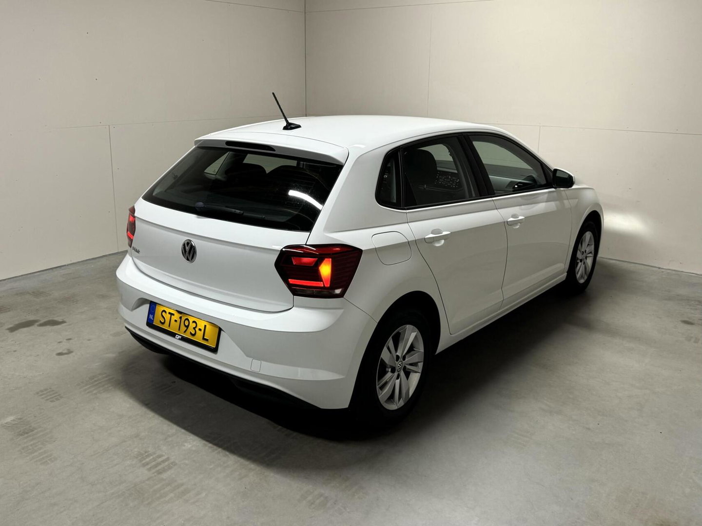 Volkswagen Polo 1.0 TSI Comfortline ACC Navi Camera CarPlay NAP