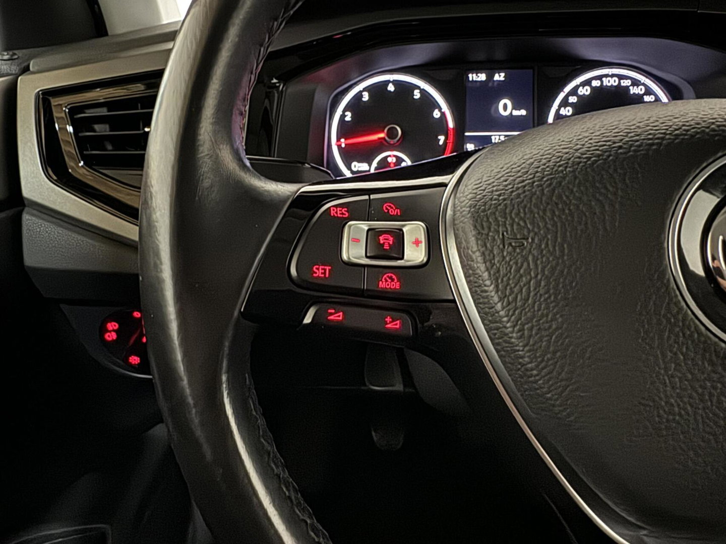 Volkswagen Polo 1.0 TSI Comfortline ACC Navi Camera CarPlay NAP