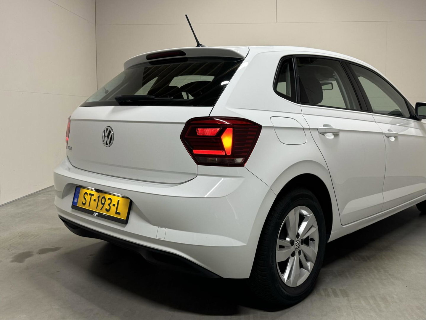 Volkswagen Polo 1.0 TSI Comfortline ACC Navi Camera CarPlay NAP
